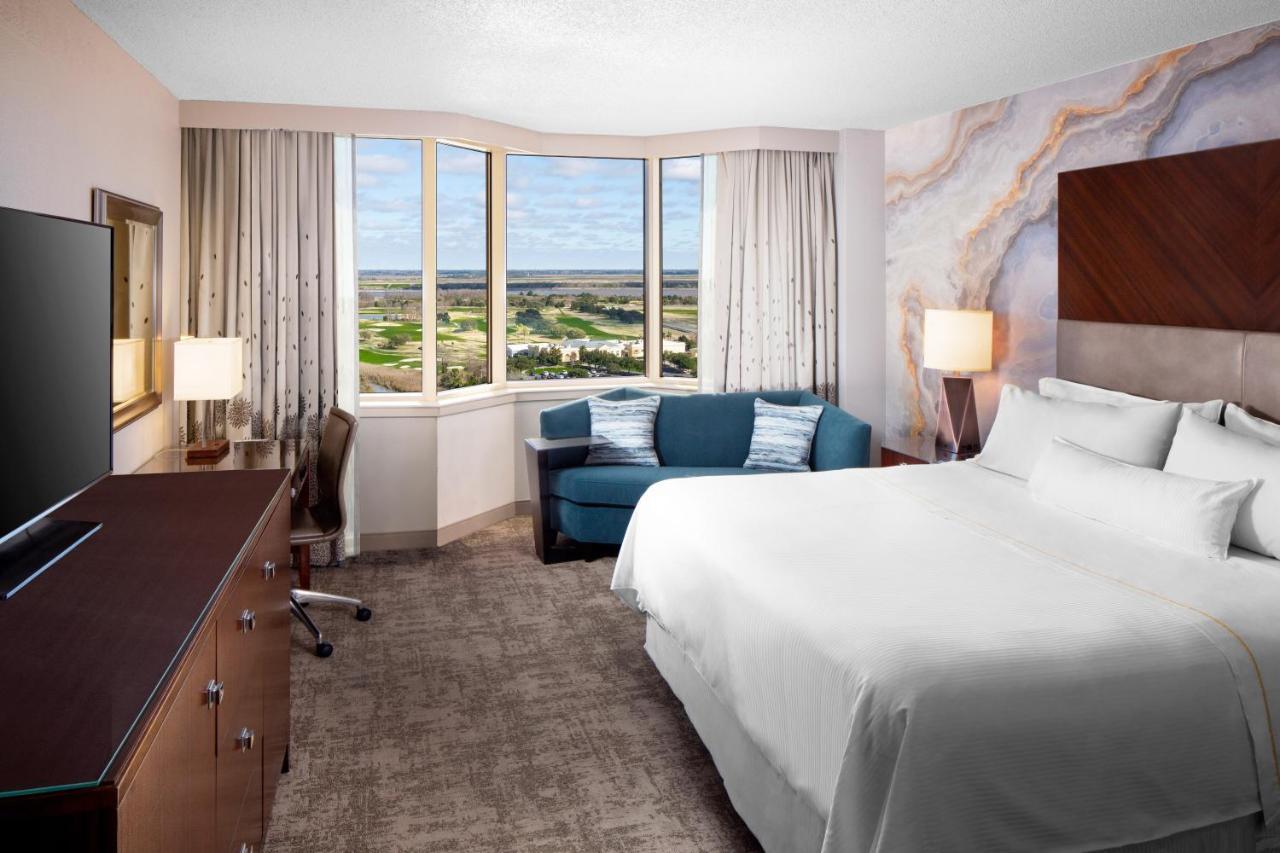 Guest room, 1 King, Golf view,1382730350:JPEG